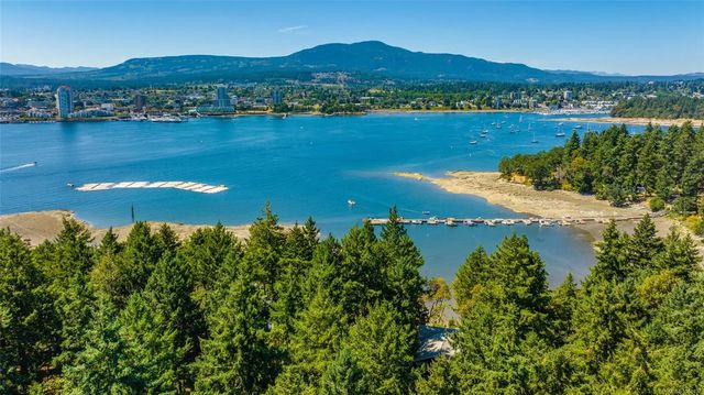 3 of 28 - 8 Pirate Pl, Protection Island, BC