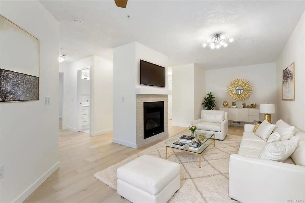 689 Bay St 103, Victoria
