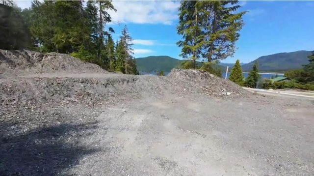 4 of 11 - 16953 Beachview Dr, Port Renfrew, BC