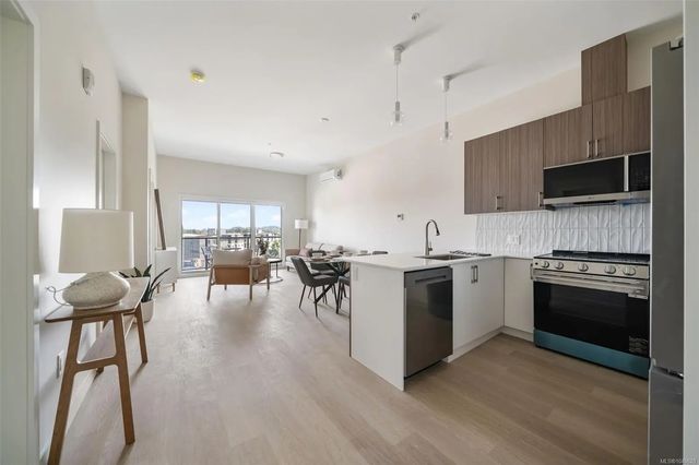 5 of 30 - 777 Station Ave 603, Langford, BC