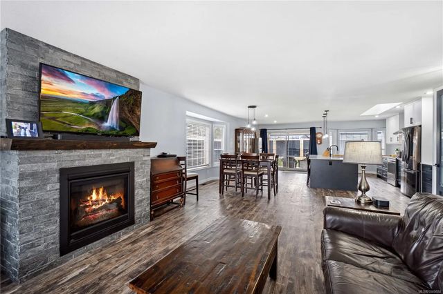 2 of 41 - 874 Aberdeen Dr, Parksville, BC