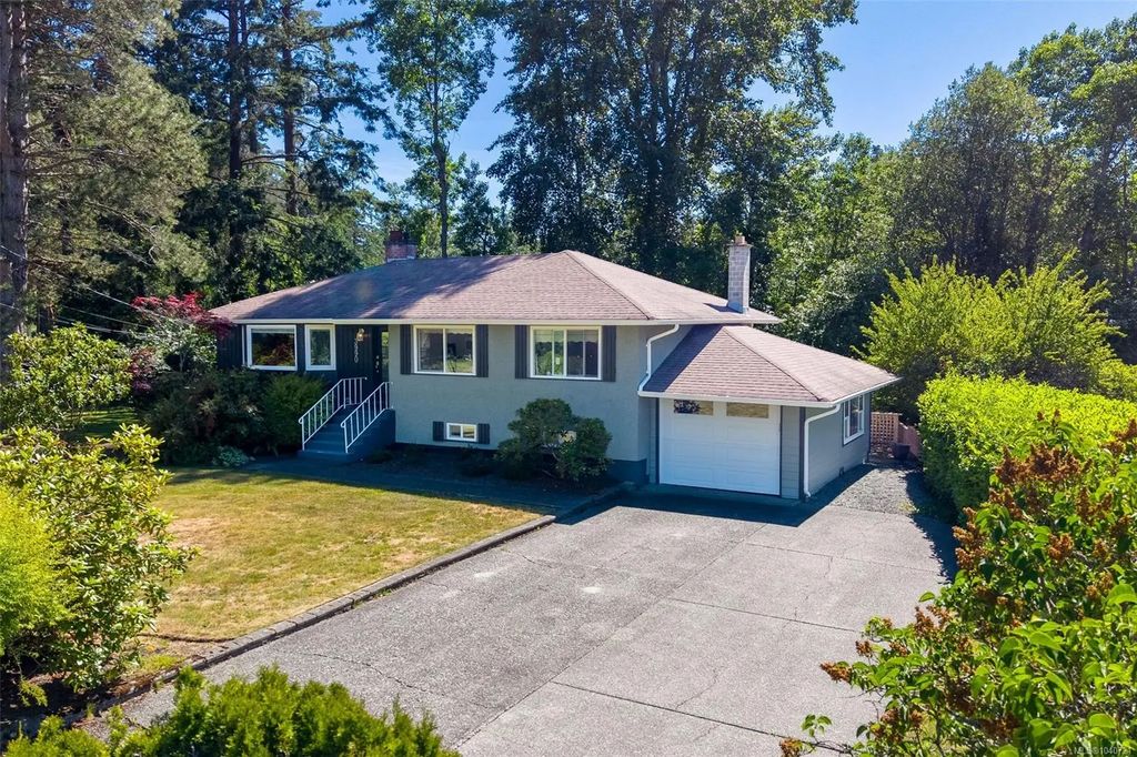 3990 Haro Rd, Saanich
