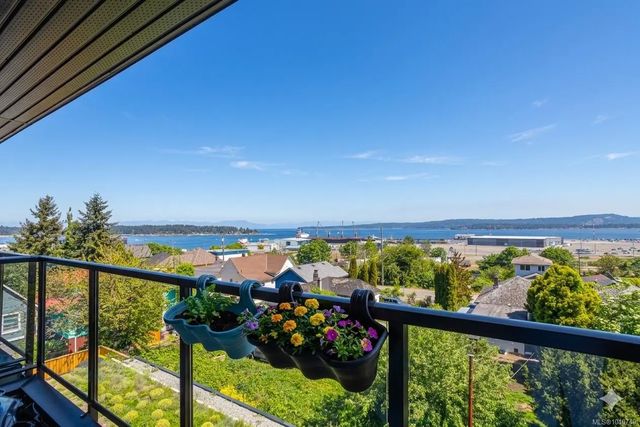 2 of 31 - 45 Haliburton St 305, Nanaimo, BC