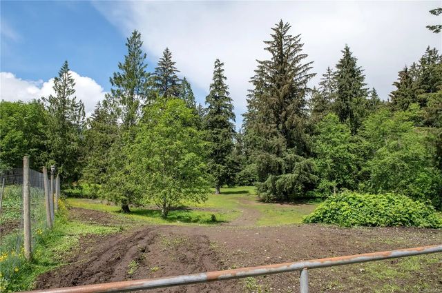 3 of 63 - 870 Sayward Rd, Sayward, BC