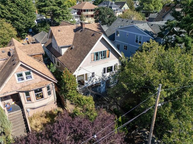 2 of 56 - 2329 Dowler Pl, Victoria, BC