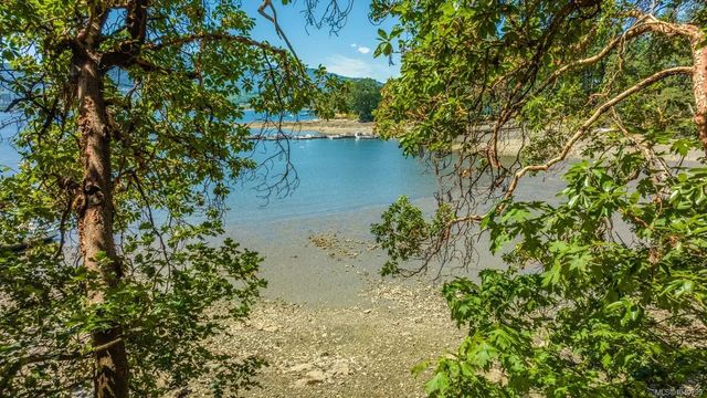 3 of 22 - 137 Pirates Lane, Protection Island, BC