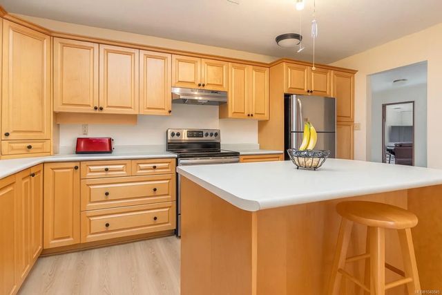 5 of 25 - 10880 Grandview Rd, Saltair, BC