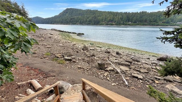 2 of 34 - 6608 Razor Point Rd, Pender Island, BC