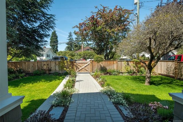 5 of 66 - 1027 Hampshire Rd, Oak Bay, BC