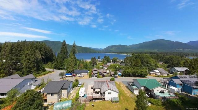 3 of 13 - 16997 Beachview Dr, Port Renfrew, BC