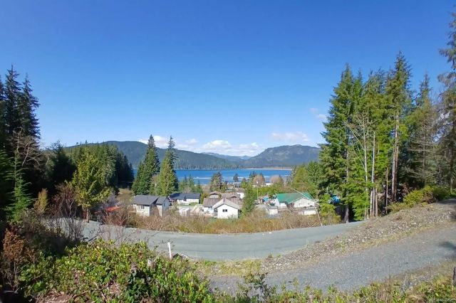 4 of 13 - 16997 Beachview Dr, Port Renfrew, BC