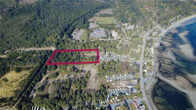 3 of 17 - 6050 Island Hwy B, Qualicum Beach, BC