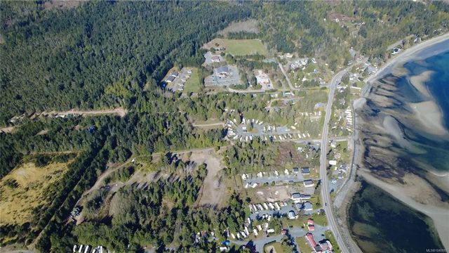 4 of 17 - 6050 Island Hwy B, Qualicum Beach, BC