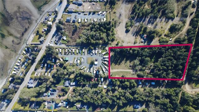 5 of 17 - 6050 Island Hwy B, Qualicum Beach, BC