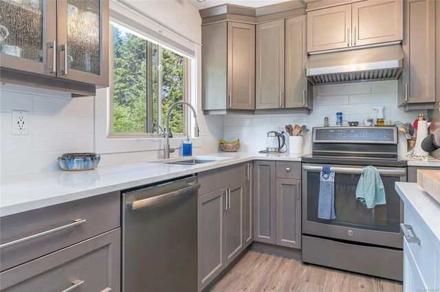 2 of 79 - 6340 Island Hwy W, Qualicum Beach, BC