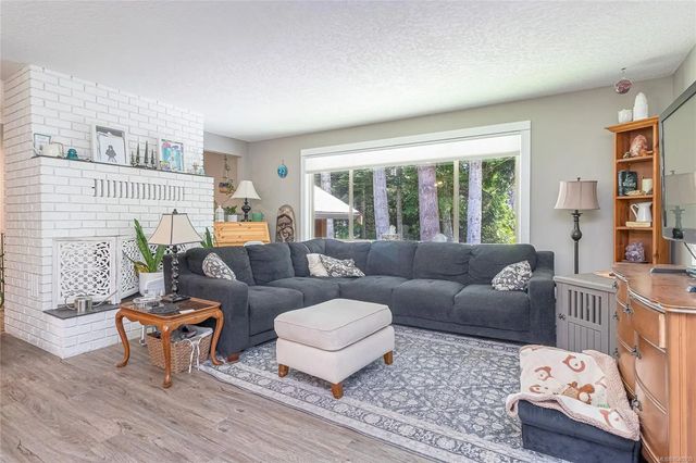 3 of 79 - 6340 Island Hwy W, Qualicum Beach, BC