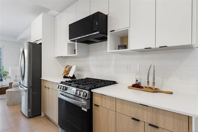 2 of 32 - 2629 Millstream Rd 101, Langford, BC