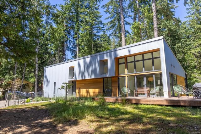 2 of 52 - 3786 Privateers Rd, Pender Island, BC