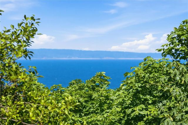 3 of 52 - 439 College Rd 302, Qualicum Beach, BC