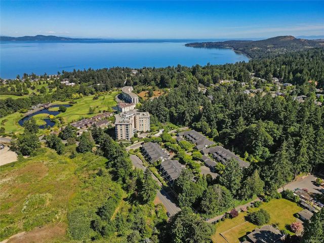 3 of 87 - 770 Hill Rise Lane, Saanich, BC