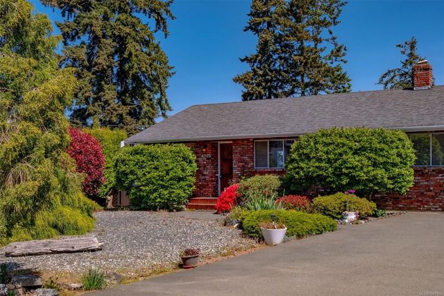 2 of 40 - 4301 Eva Rd, Bowser, BC