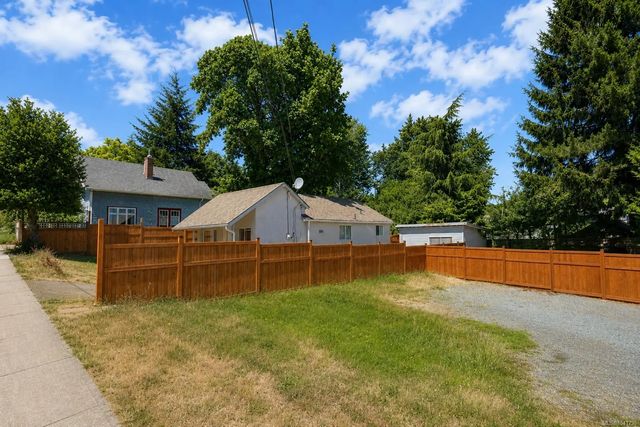 4 of 26 - 710 Fitzwilliam St, Nanaimo, BC