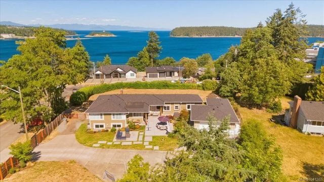 2 of 95 - 2565 Departure Bay Rd, Nanaimo, BC