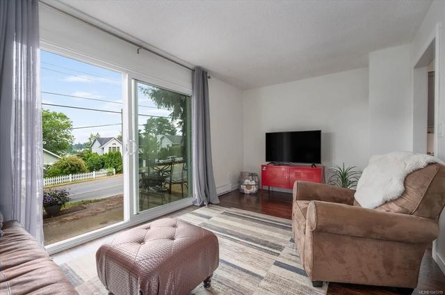 3 of 27 - 855 Howard Ave 55, Nanaimo, BC