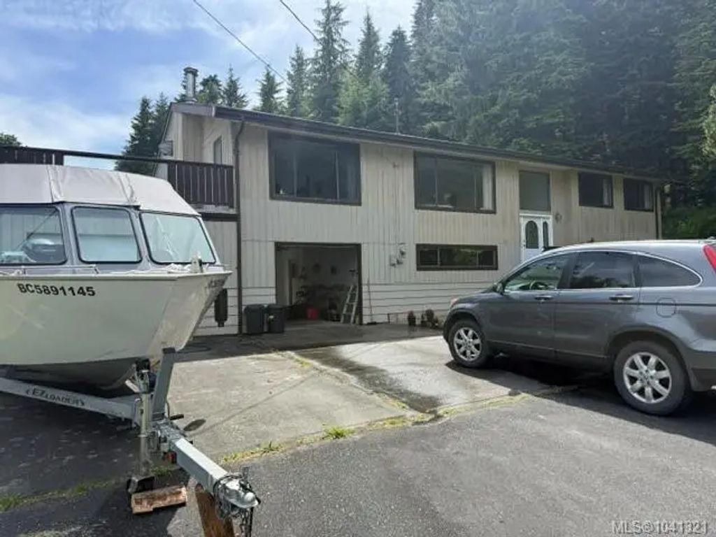 8335 Camelot Rd, Port Hardy