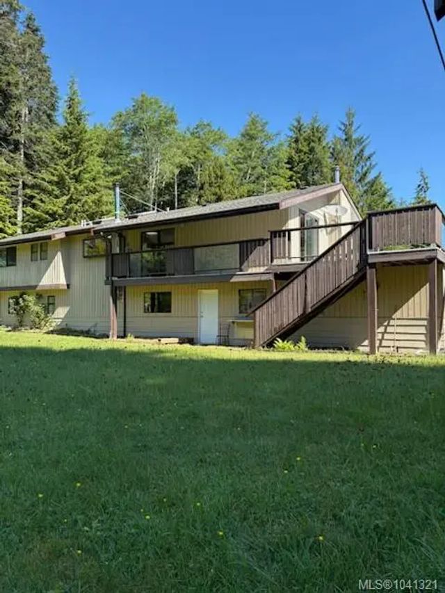 2 of 18 - 8335 Camelot Rd, Port Hardy, BC