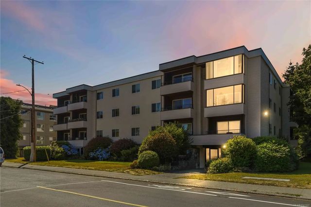2 of 31 - 1571 Mortimer St 401, Saanich, BC