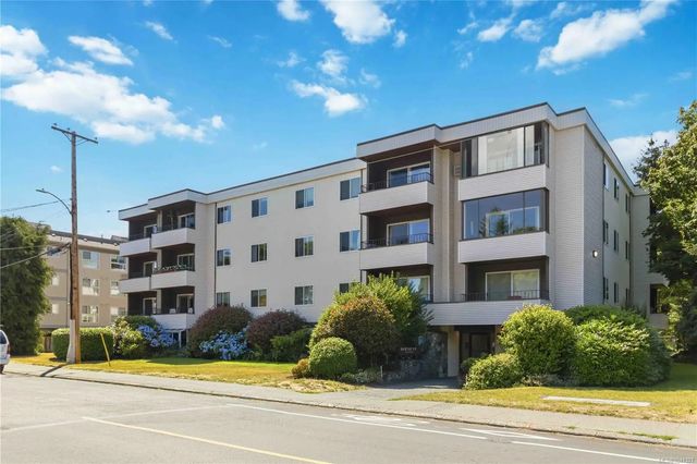 3 of 31 - 1571 Mortimer St 401, Saanich, BC