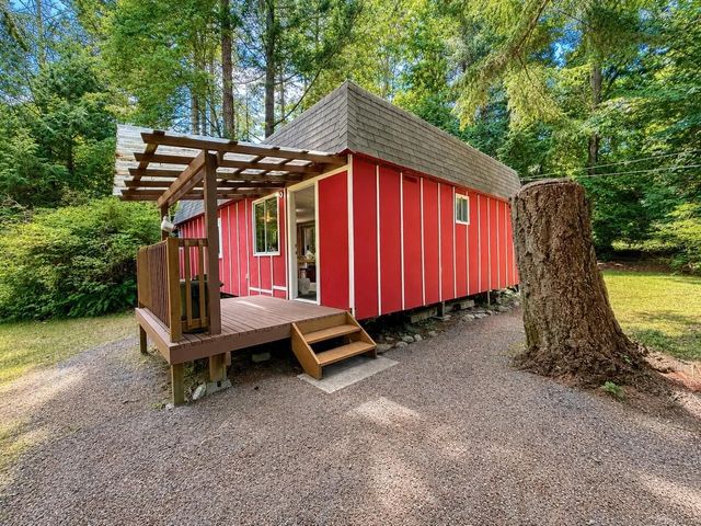 3 of 16 - 7775 Central Rd, Hornby Island, BC