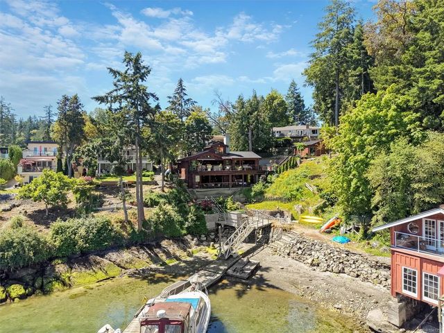 4 of 73 - 10968 Madrona Dr, North Saanich, BC