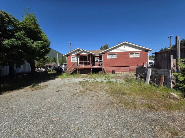 2 of 18 - 62 Kinman Ave, Woss, BC
