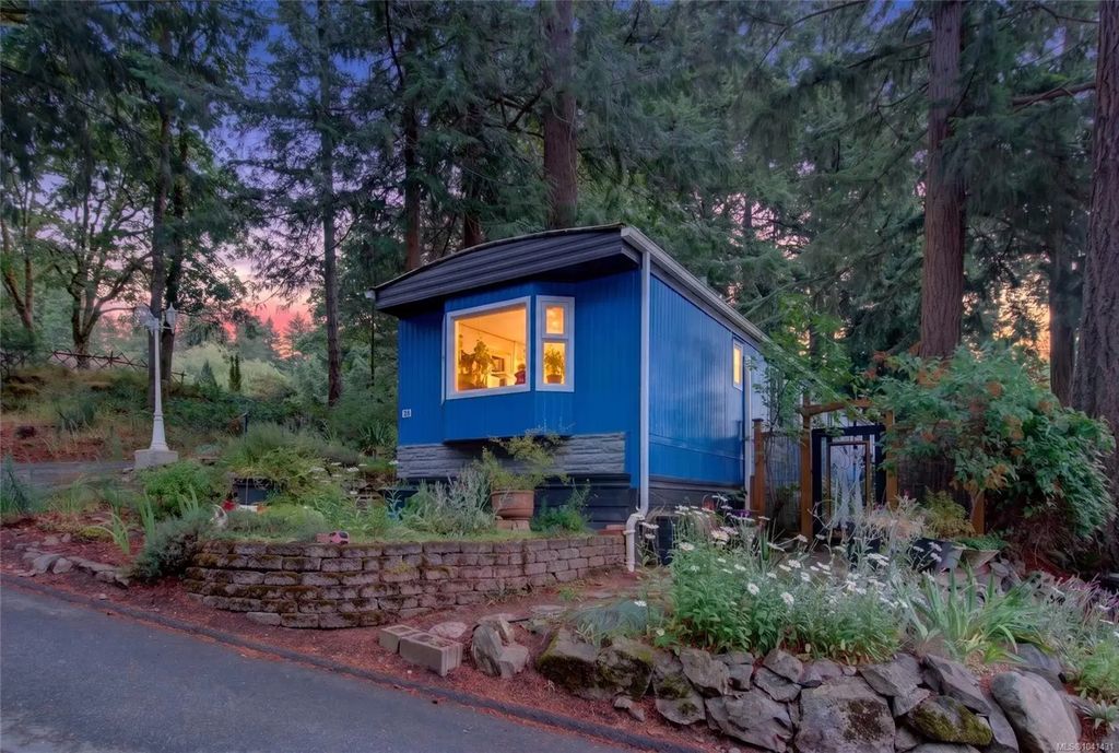 2500 Florence Lake Rd 86, Langford