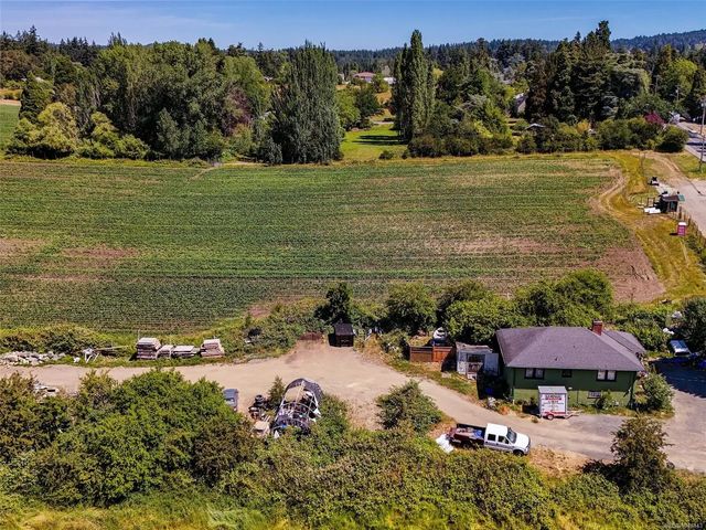 4 of 4 - 4298 Wilkinson Rd, Saanich, BC