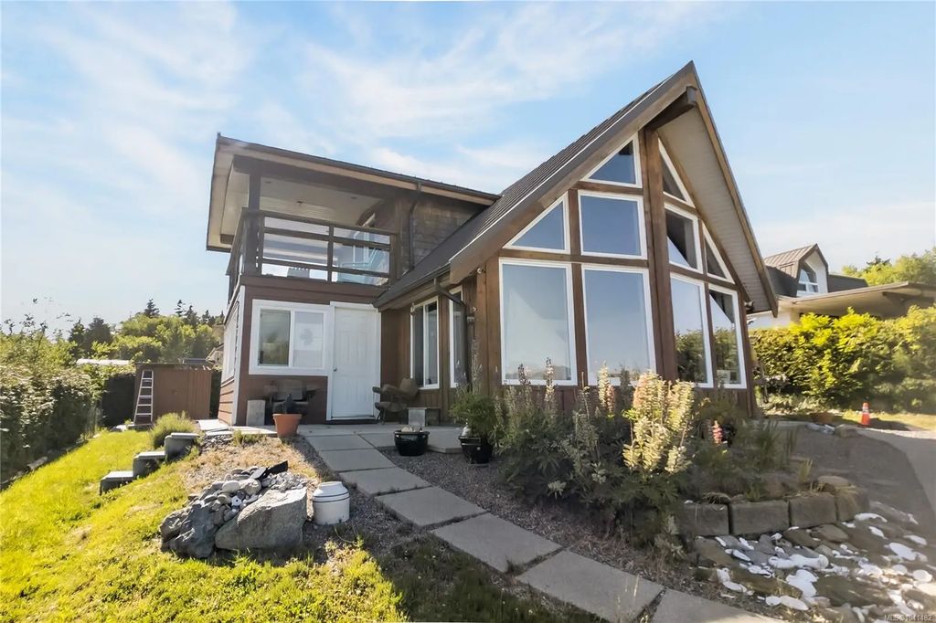 1049 Sixth Ave, Ucluelet