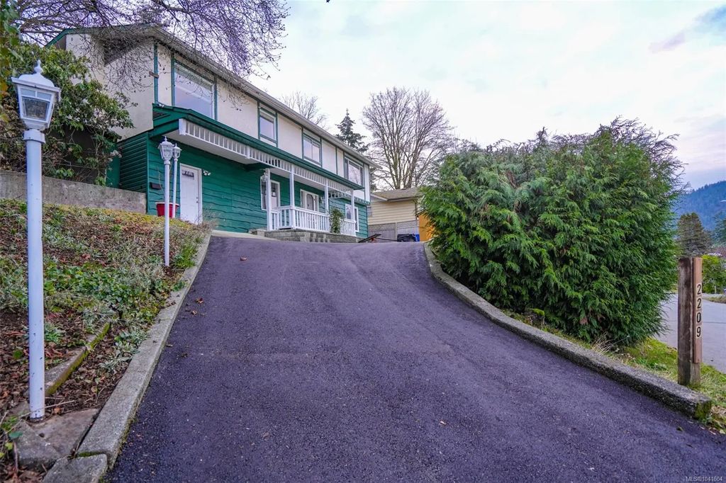 2209 Mallory Dr, Port Alberni