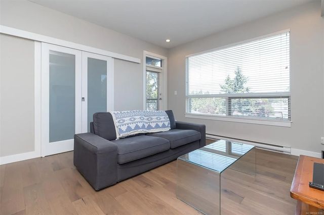3 of 25 - 1008 Tillicum Rd 203, Esquimalt, BC