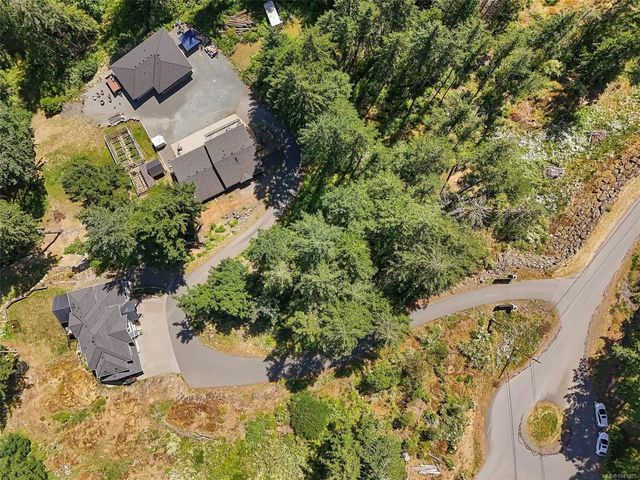 2 of 93 - 1789 York Ridge Pl, Highlands, BC