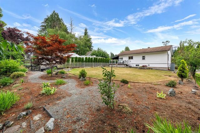 2 of 28 - 105 Cowichan Ave, Lake Cowichan, BC