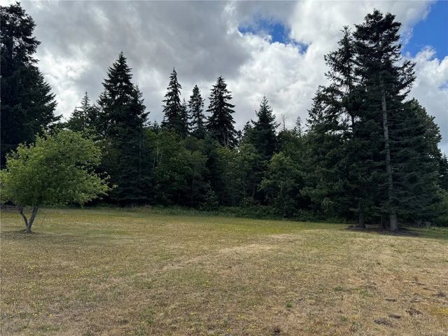 5 of 32 - Lot A Ross Ave, Royston, BC