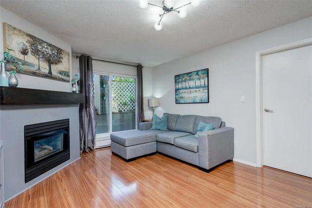 3 of 26 - 3206 Alder St 101, Saanich, BC