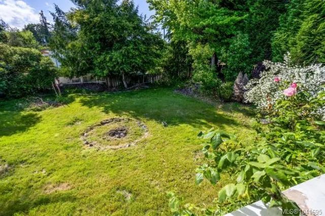 3 of 6 - 947 Townsite Rd, Nanaimo, BC
