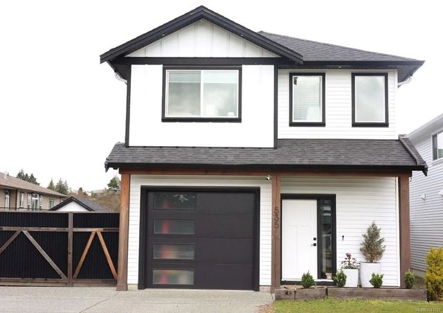 535 Stonewater Dr, Nanaimo