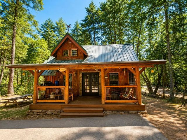 230 Halibut Hill, Mudge Island