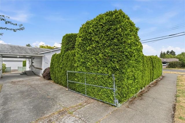 2 of 36 - 1040 5th Ave, Ladysmith, BC
