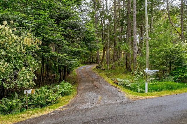 2 of 74 - 266 Moss Hill Pl, Metchosin, BC