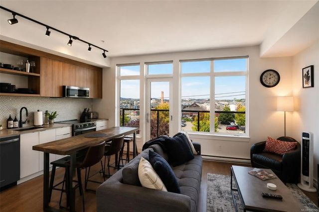 2 of 19 - 515 Chatham St 415, Victoria, BC